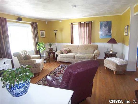 4th image of 130 Stockton Pl