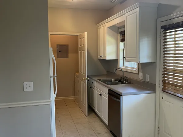 210 Lincoln Grn #C, Starkville, MS 39759