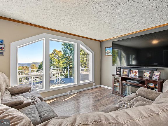 3rd image of 111 High View Rd