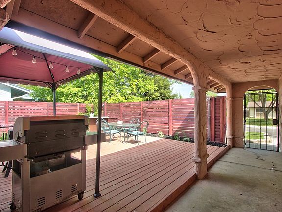 4th image of 4061 Farmer Way