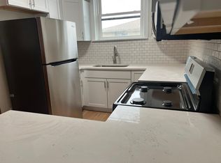 1419 W Touhy Ave APT 8, Park Ridge, IL 60068