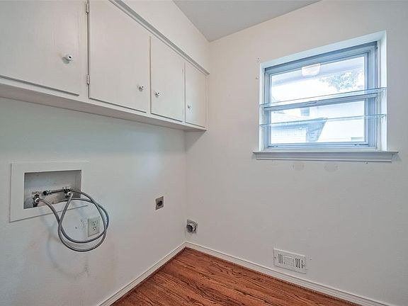 5th image of 9369 Hunters Creek Dr