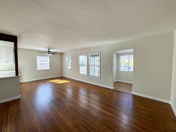 4th image of 4305 Corinth St