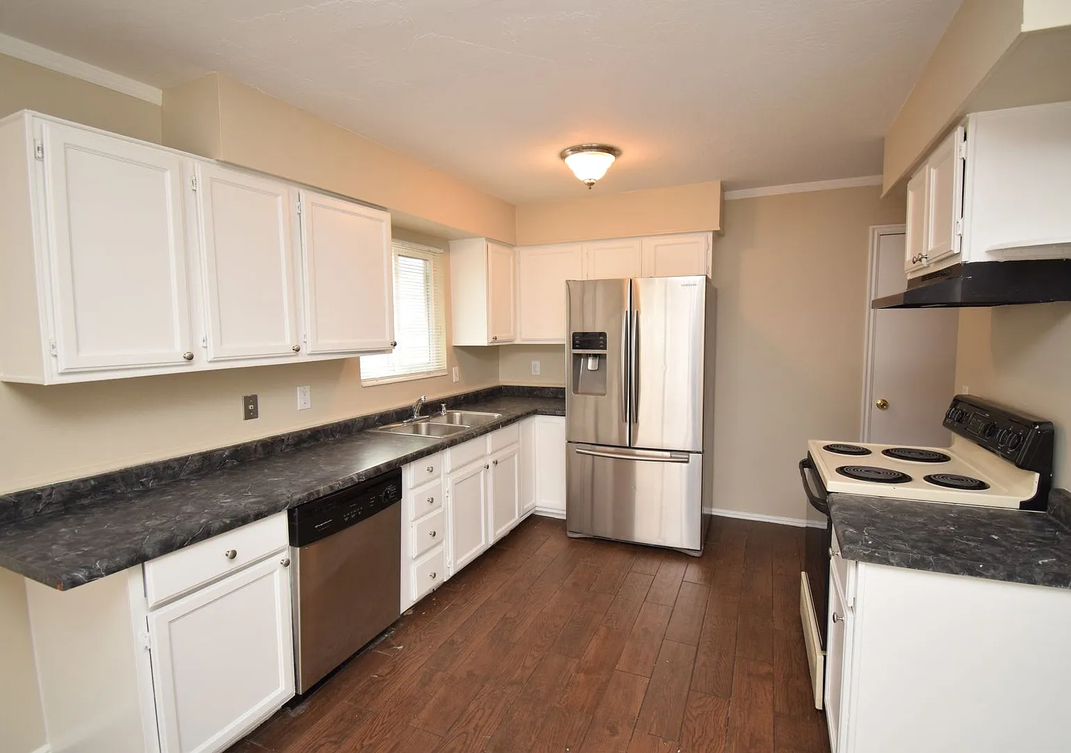 Great 7 Bed 2 Bath Home in West Jordan — Photo 3