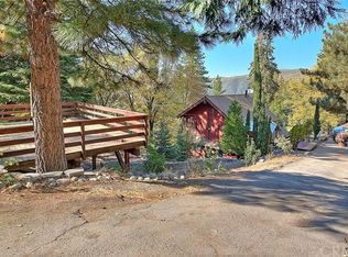 30722 Live Oak Dr, Running Springs, CA 92382