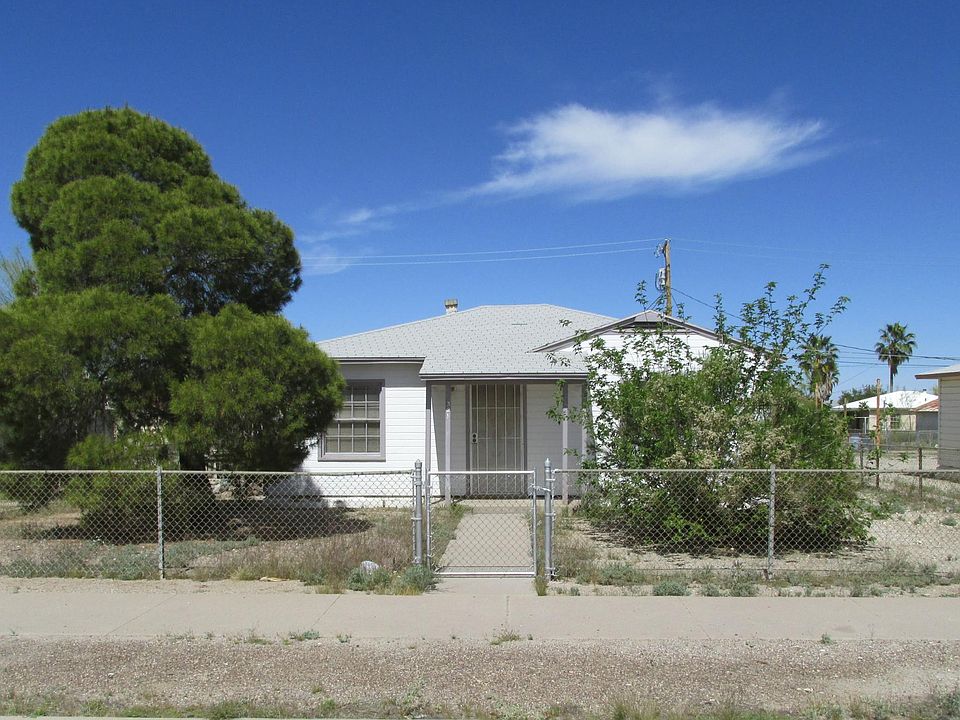 321 E 1st