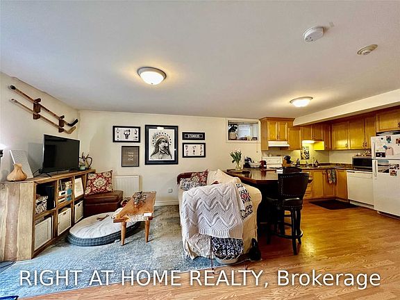 3rd image of 1198 Avenue Rd APT B