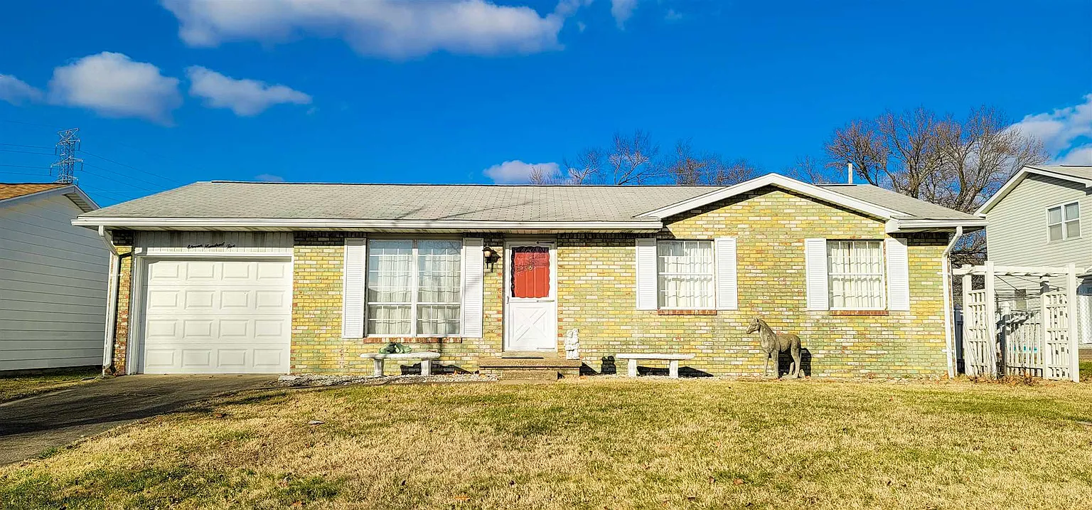 1105 Lohoff Ave photo 1