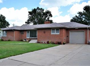 10 Lazy Ln, Hutchinson, KS 67502