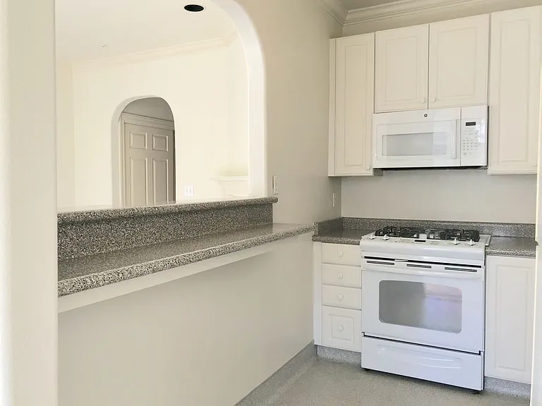 2130 Beach St #202 — Photo 4