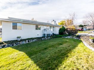 1103 Christopher Ln, Benton City, WA 99320
