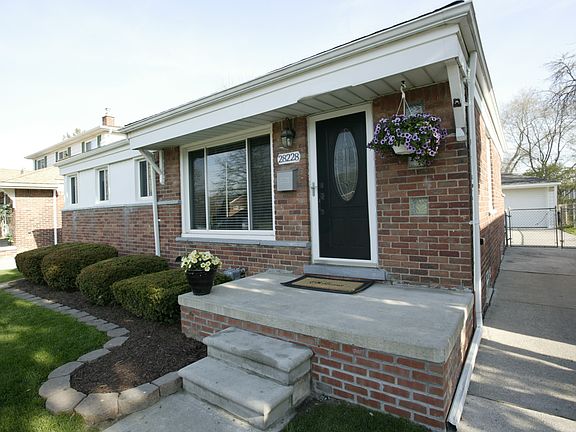 2nd image of 28228 N Clements Cir