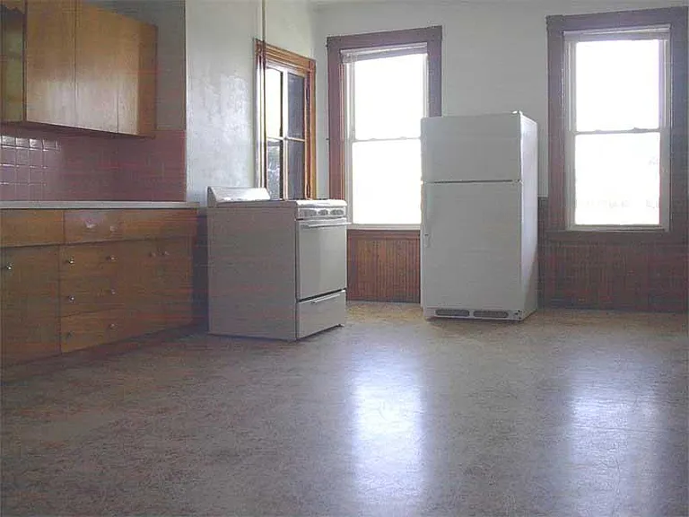 262 Maverick St #2 — Photo 7