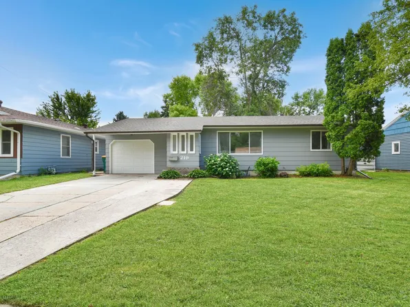 219 10th Ave E, West Fargo, ND 58078