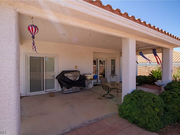 4th image of 786 Fairway Dr