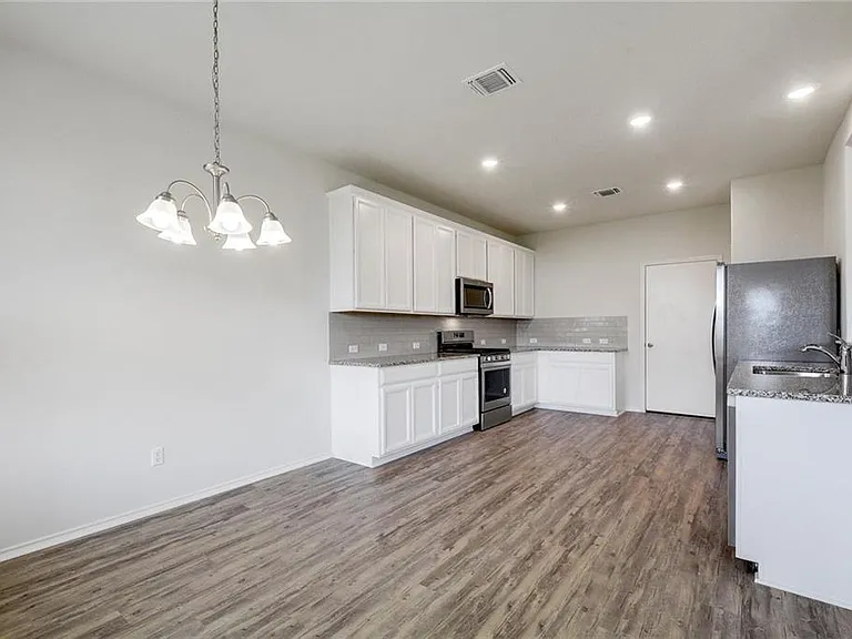 121 Nettletree Dr — Photo 16