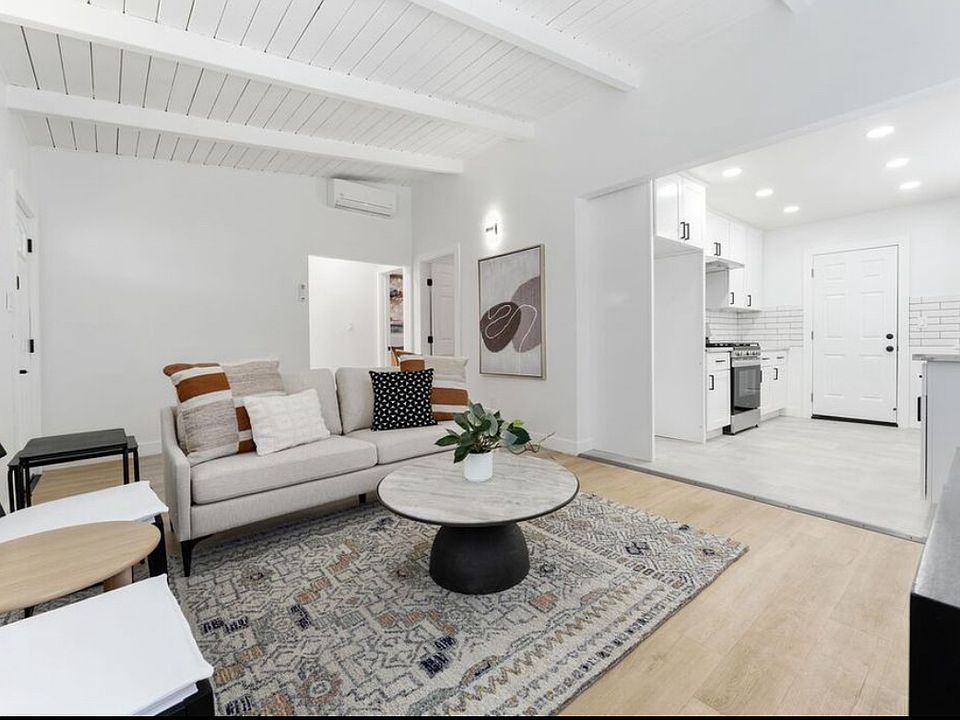 1st image of 16220 S Saint Andrews Pl