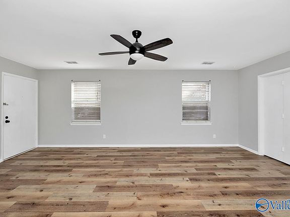 3rd image of 1204 Willowbrook Dr SE APT C