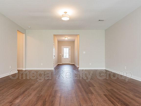 4th image of 14623 Griffin St