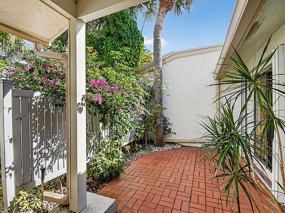 5th image of 65 Eastgate Drive #B