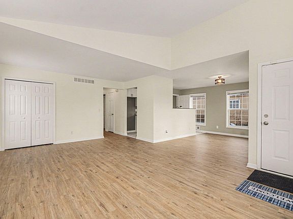 3rd image of 444 Conner St