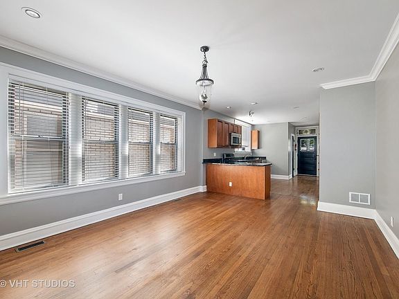 3rd image of 6118 N Campbell Ave #1