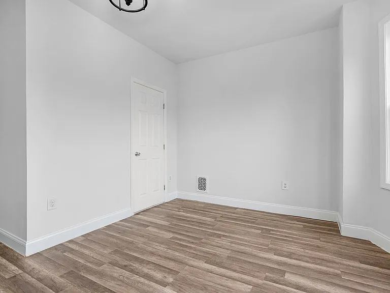 627 N Lakewood Ave — Photo 16