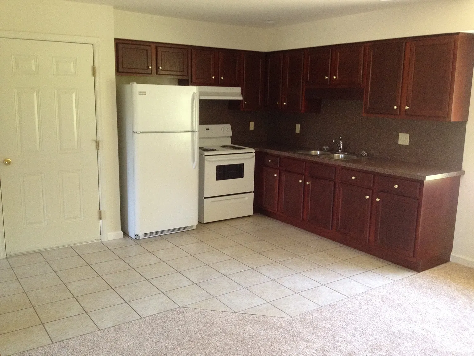 1 bed, 680 sqft, $875 — Photo 2