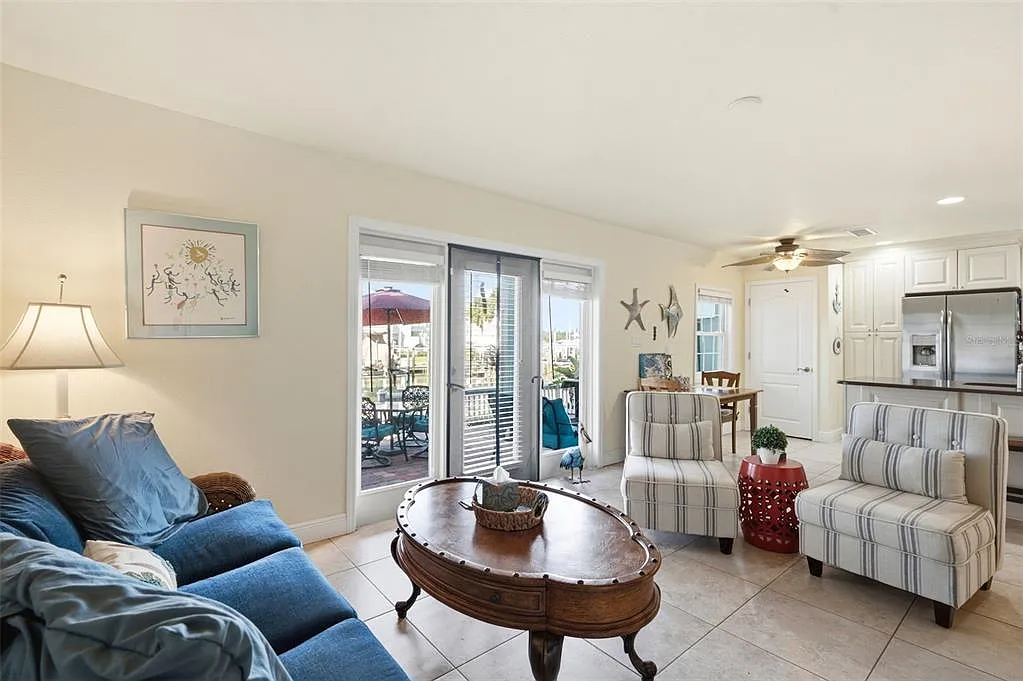 2 bed, 1.0 bath, 720 sqft, $2,850 — Photo 3