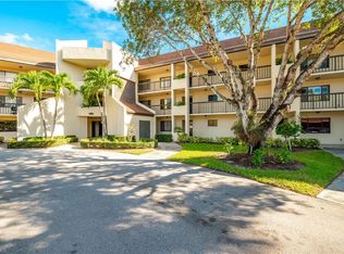 415 Augusta Blvd APT 310, Naples, FL 34113