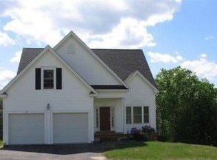 37 S Parish Dr, Londonderry, NH 03053
