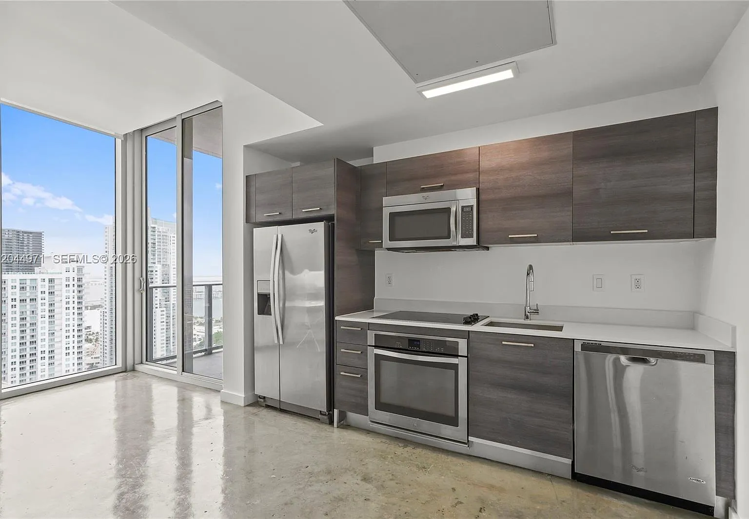 Centro Condo — Photo 1