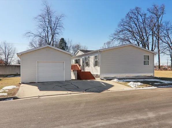 401 Avenue G, Bloomington, IL 61704