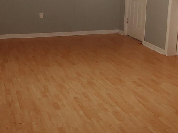 5th image of 613 11th Ave W