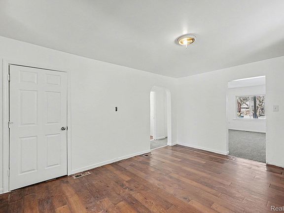 5th image of 7284 Orchard Ave