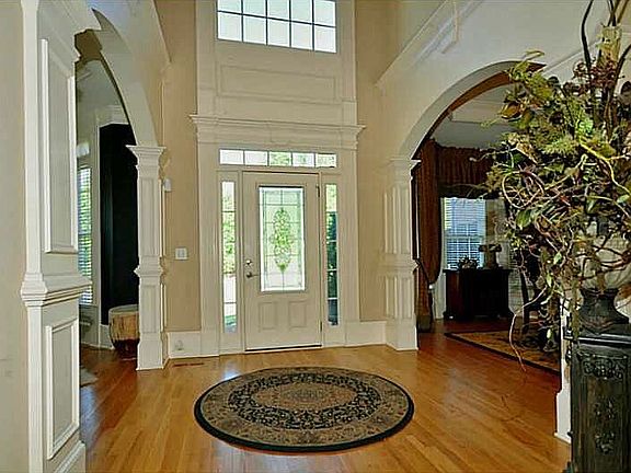 2nd image of 5444 Burton Pl