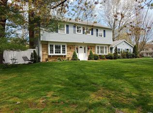 1 Seward Ct, Stony Brook, NY 11790