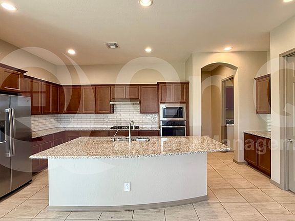 3rd image of 2961 W Santa Fe Dr