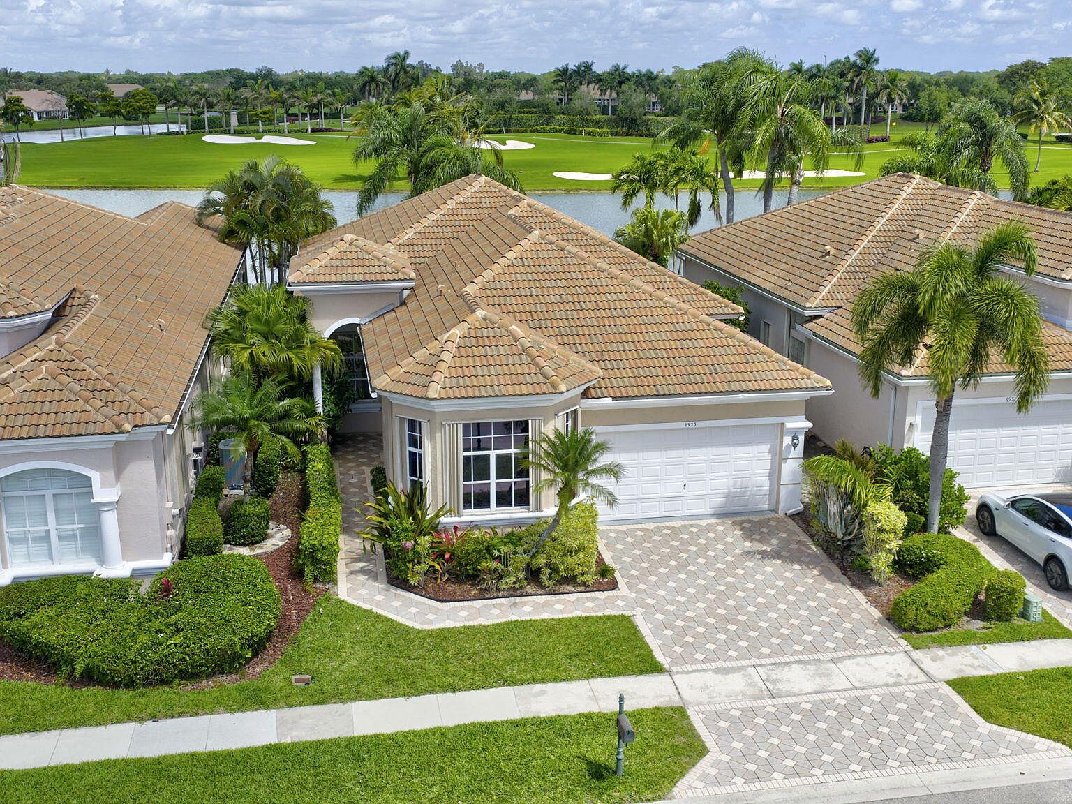 6935 Fairway Lakes Drive