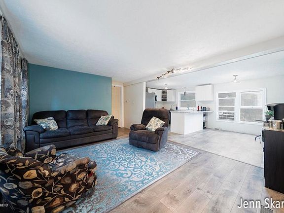4th image of 8322 84th St SE