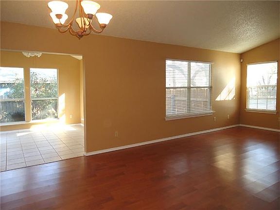 3rd image of 12712 Heinemann Dr