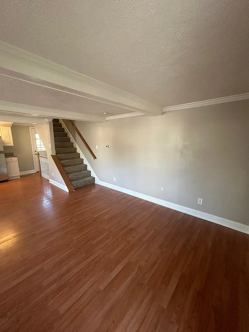 Modern 1 Bedroom Townhome in Prime Moon Township Location! — Photo 4
