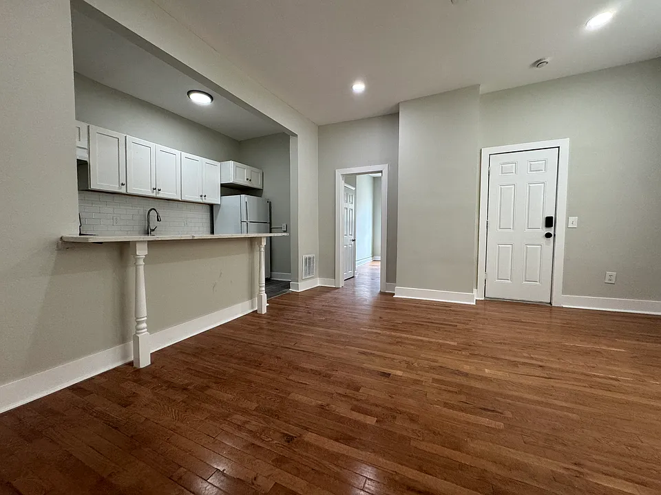 235 Davenport Ave #1A