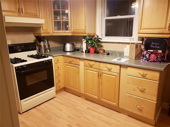 5th image of 87 Wilson Ave