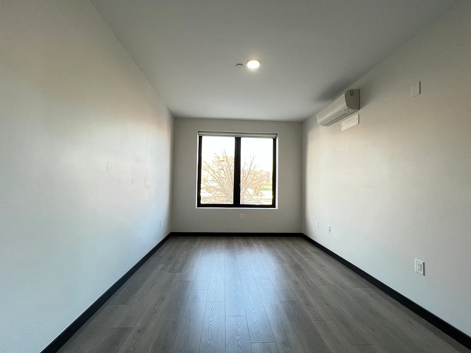 2 bed, 800 sqft, $2,600 — Photo 3