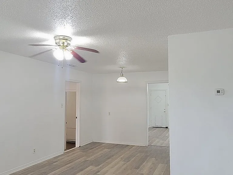 2901 Wallace St — Photo 5