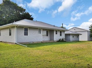5955 Osage Rd, Waterloo, IA 50703