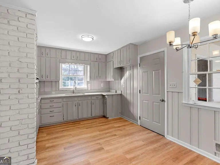 6541 Debbie Sue Ln — Photo 13