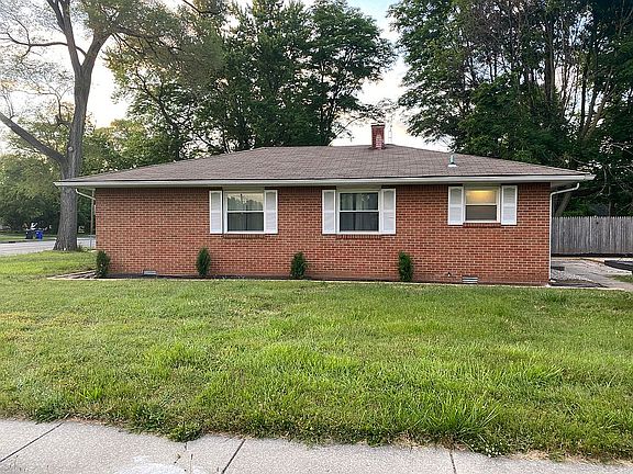 2nd image of 604 N Byrne Rd