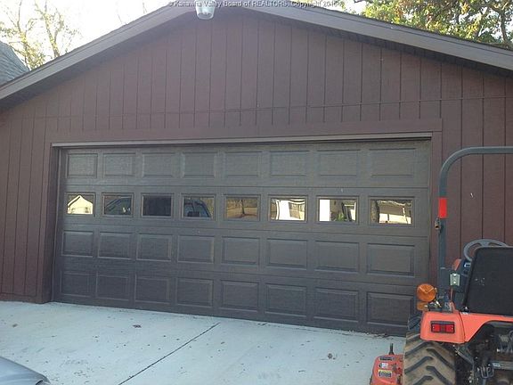 4th image of 49 Appletree Ln